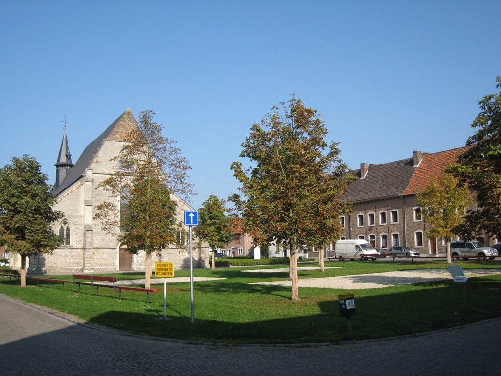 Découvrez la jolie ville belge de Saint-Trond (Sint-Truiden) et son béguinage