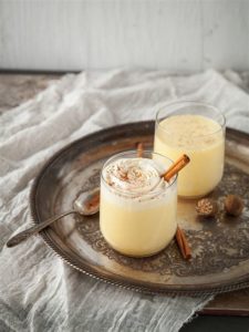 Lait de poule: la recette du remède "anti-fatigue" de nos grand-mères