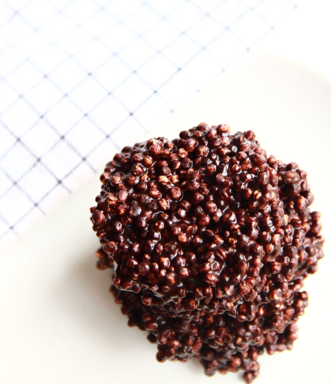 Biscuits crispy au quinoa soufflé: une collation healthy pour petits et grands