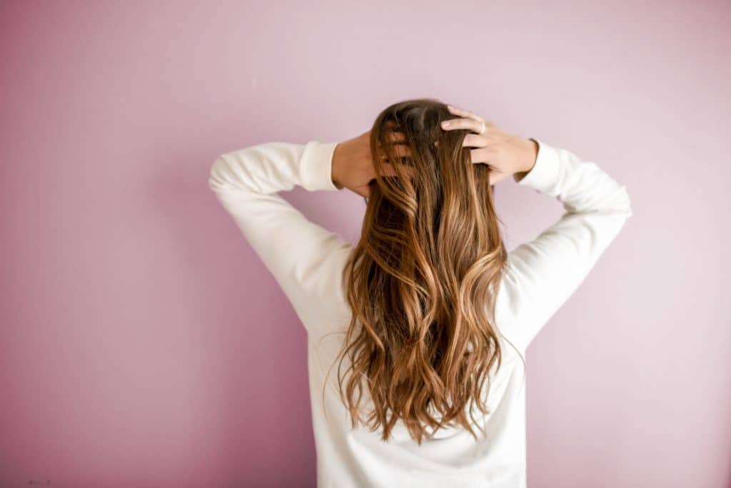 Routine naturelle et recettes pour des cheveux sains