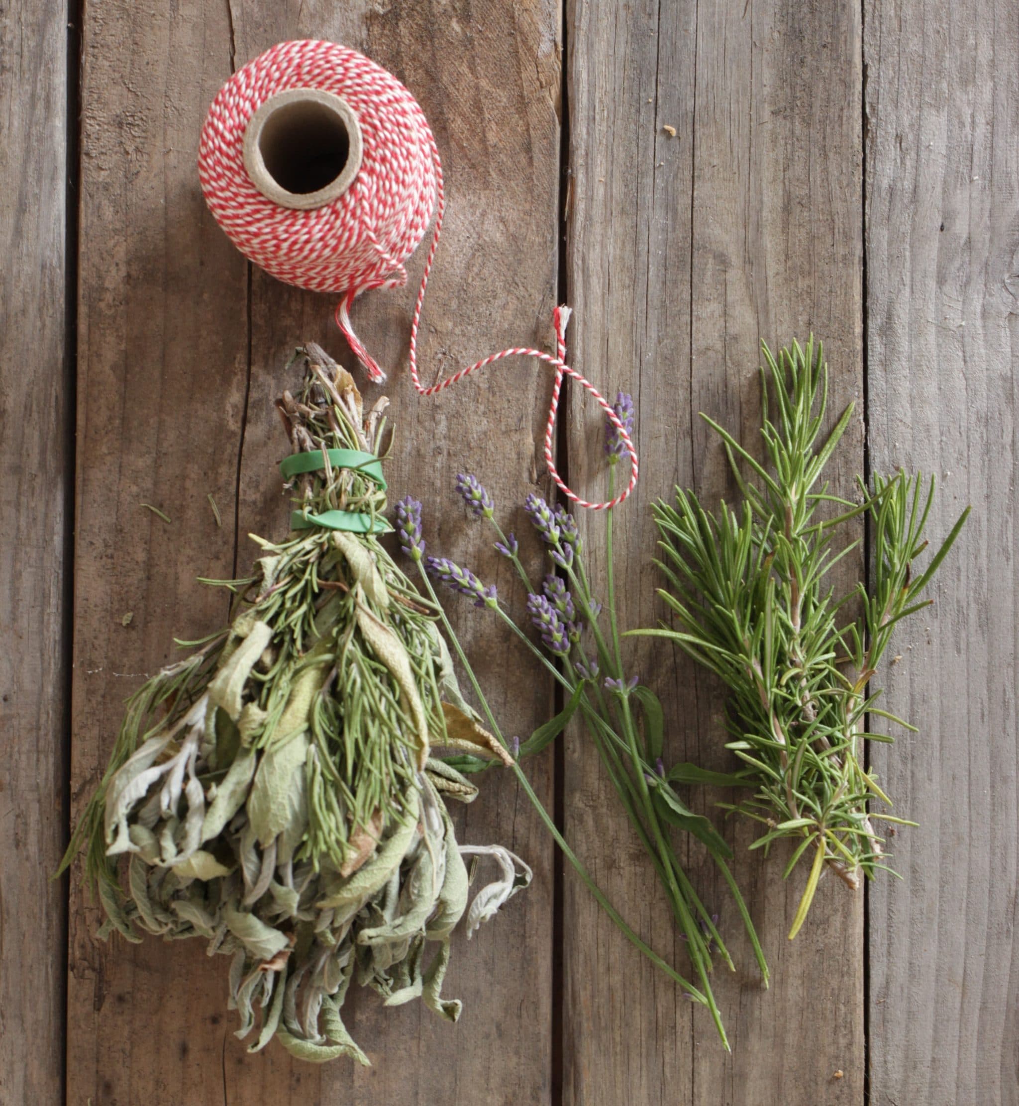 Smudge stick: tuto pour fabriquer un bâton de fumigation "maison"